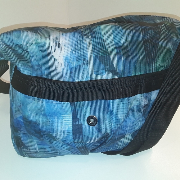 Lululemon Festival Bag II 5L - Picture 2 of 5